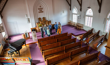 Foto der Ökumenekommission im Kirchensaal 